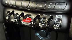 2024 (24) MINI HATCHBACK 1.5 Cooper Sport Premium 3dr Auto 3548542