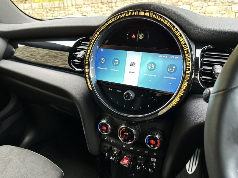 2024 (24) MINI HATCHBACK 1.5 Cooper Sport Premium 3dr Auto 3548575