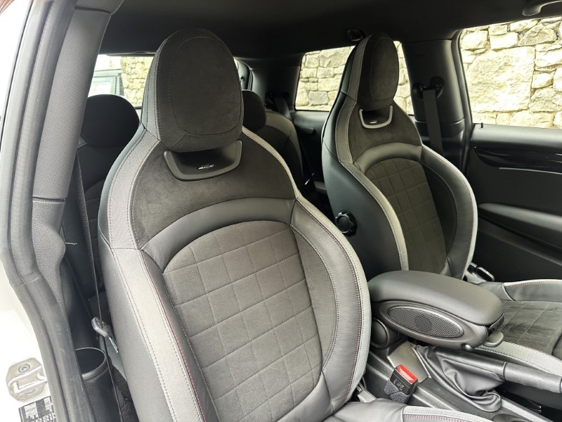 2024 (24) MINI HATCHBACK 1.5 Cooper Sport Premium 3dr Auto 3548535