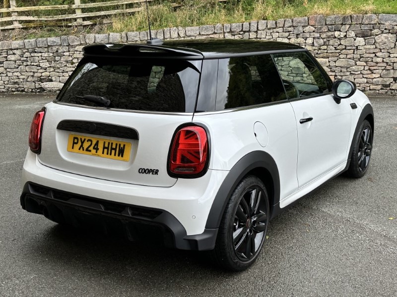 2024 (24) MINI HATCHBACK 1.5 Cooper Sport Premium 3dr Auto 3548587