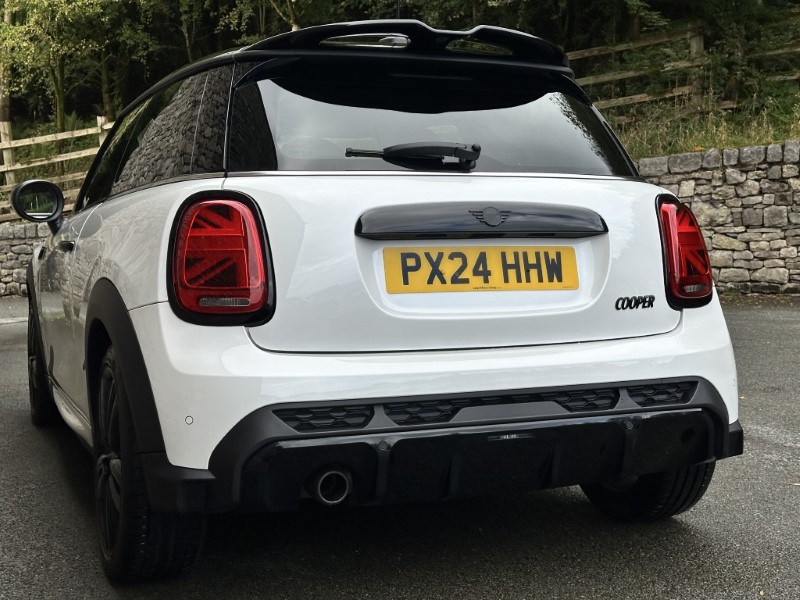 2024 (24) MINI HATCHBACK 1.5 Cooper Sport Premium 3dr Auto 3548529