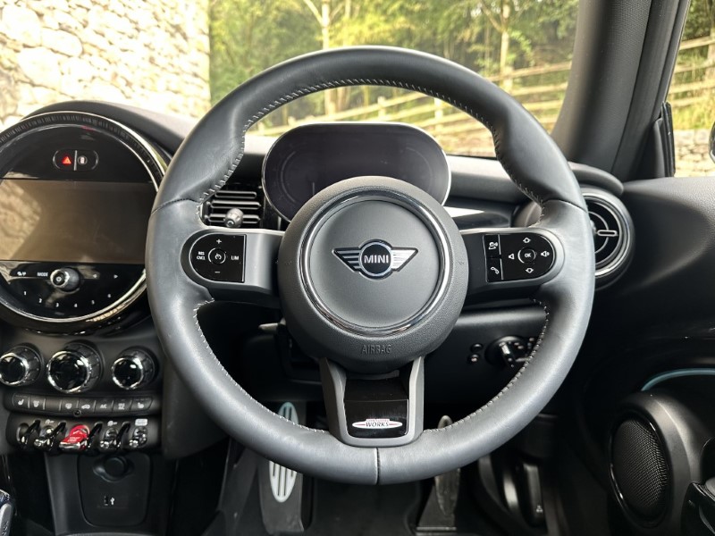 2024 (24) MINI HATCHBACK 1.5 Cooper Sport Premium 3dr Auto 3548539