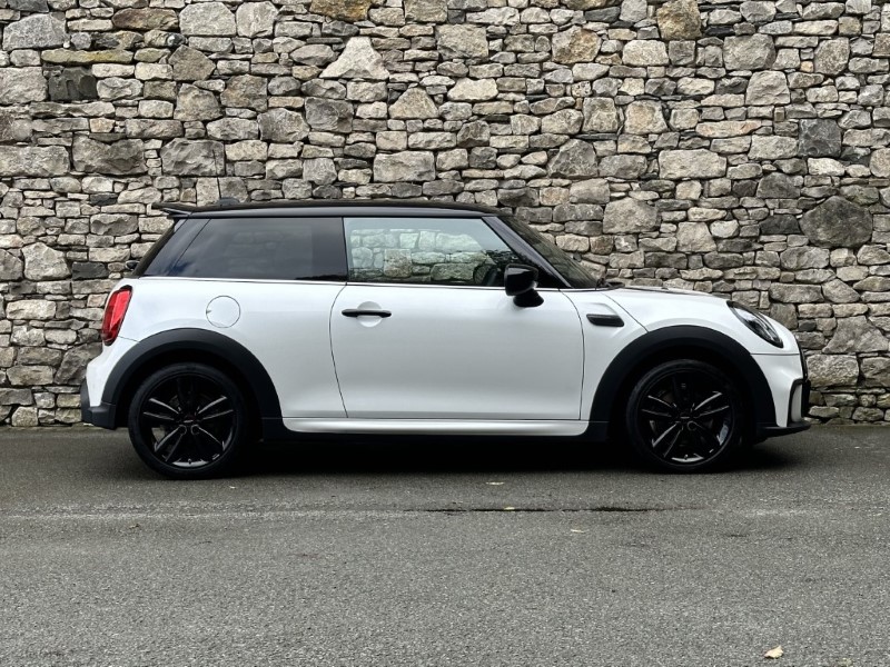 2024 (24) MINI HATCHBACK 1.5 Cooper Sport Premium 3dr Auto 3548526