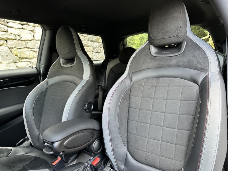 2024 (24) MINI HATCHBACK 1.5 Cooper Sport Premium 3dr Auto 3548557