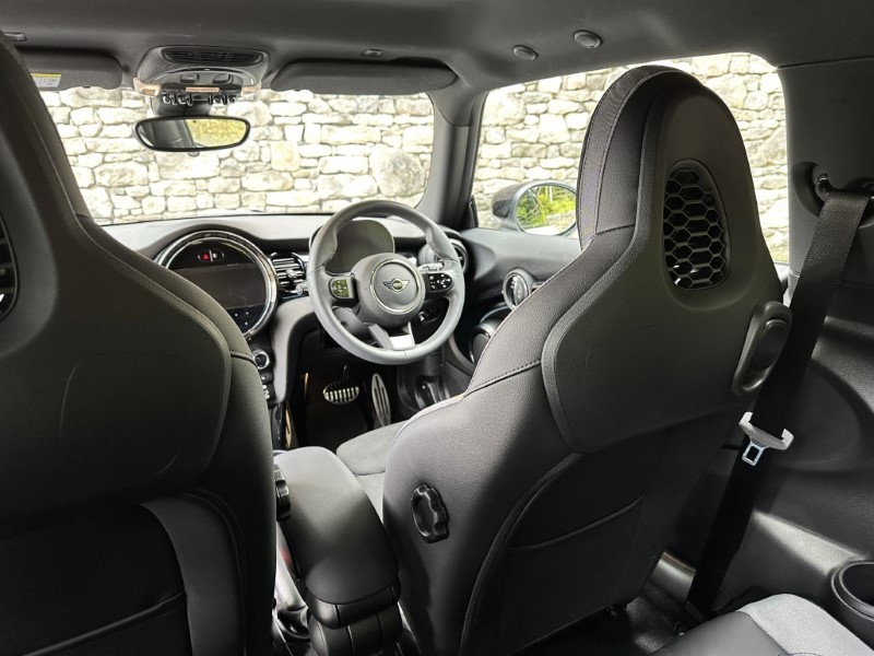 2024 (24) MINI HATCHBACK 1.5 Cooper Sport Premium 3dr Auto 3548573