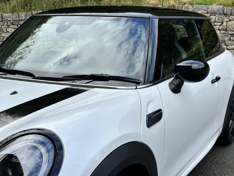 2024 (24) MINI HATCHBACK 1.5 Cooper Sport Premium 3dr Auto 3548568