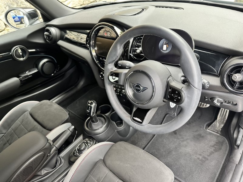 2024 (24) MINI HATCHBACK 1.5 Cooper Sport Premium 3dr Auto 3548531