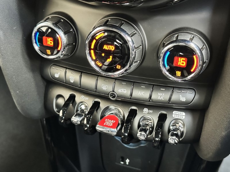 2024 (24) MINI HATCHBACK 1.5 Cooper Sport Premium 3dr Auto 3548543