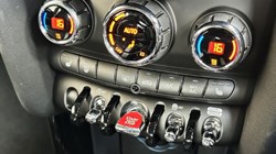 2024 (24) MINI HATCHBACK 1.5 Cooper Sport Premium 3dr Auto 3548543