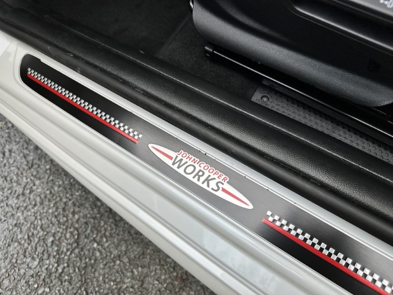 2024 (24) MINI HATCHBACK 1.5 Cooper Sport Premium 3dr Auto 3548561