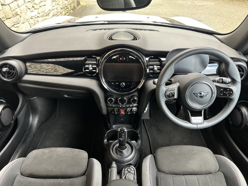 2024 (24) MINI HATCHBACK 1.5 Cooper Sport Premium 3dr Auto 3548537