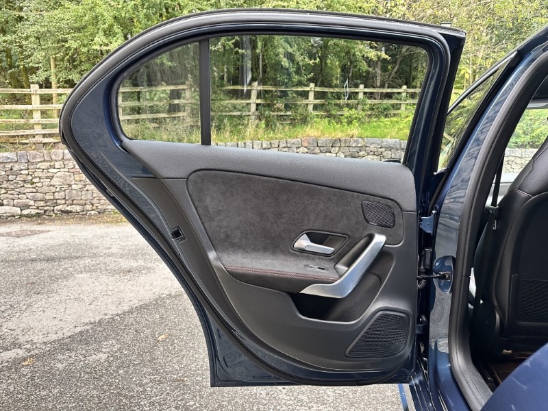 2020 (69) MERCEDES-BENZ A CLASS A200 AMG Line Premium Plus 5dr Auto 3551703