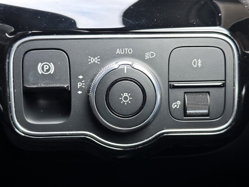 2020 (69) MERCEDES-BENZ A CLASS A200 AMG Line Premium Plus 5dr Auto 3551653