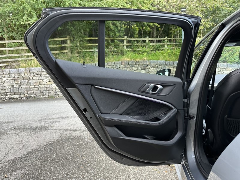 2022 (22) BMW 1 SERIES 120d xDrive M Sport 5dr Step Auto [LCP] 3505413