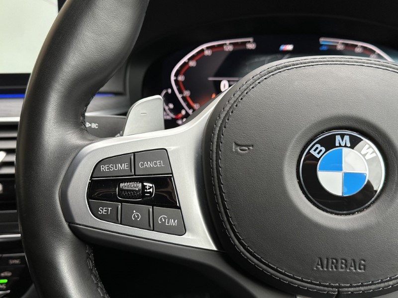 2022 (71) BMW 5 SERIES 520d xDrive MHT M Sport Touring  3538458