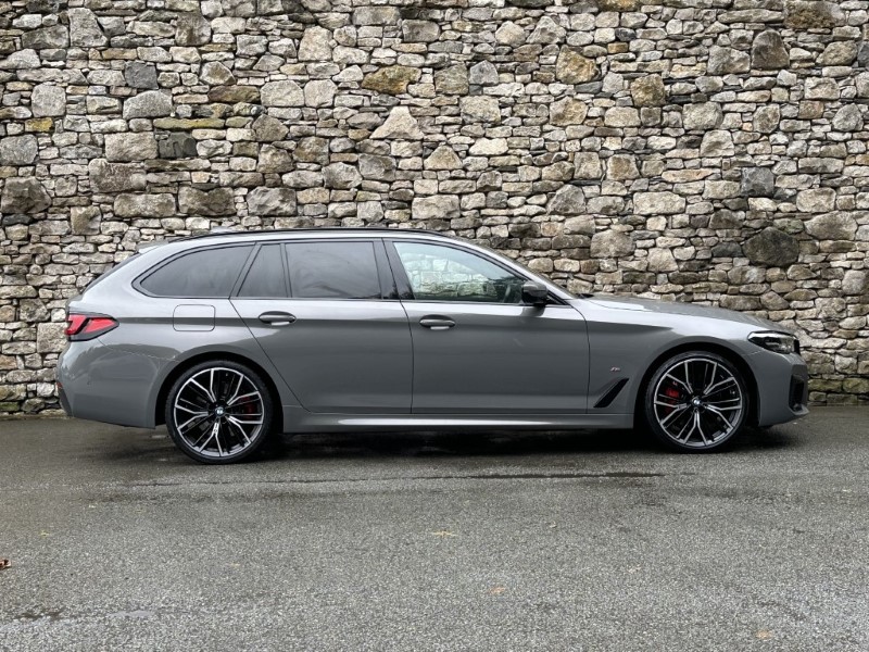 2022 (71) BMW 5 SERIES 520d xDrive MHT M Sport Touring  3538977
