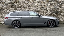 2022 (71) BMW 5 SERIES 520d xDrive MHT M Sport Touring 3538977