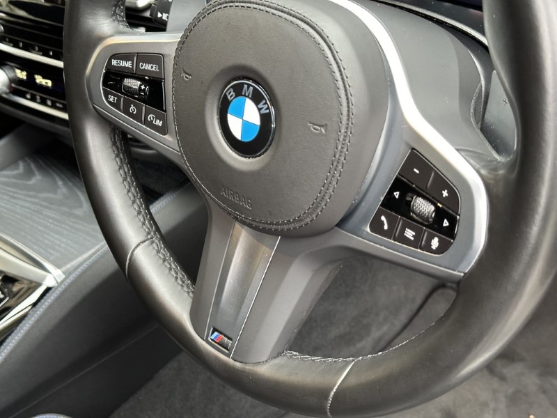 2022 (71) BMW 5 SERIES 520d xDrive MHT M Sport Touring  3538468