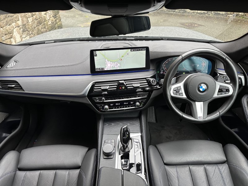 2022 (71) BMW 5 SERIES 520d xDrive MHT M Sport Touring  3538473
