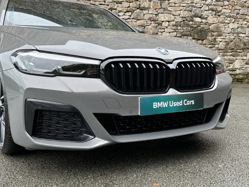 2022 (71) BMW 5 SERIES 520d xDrive MHT M Sport Touring  3538966