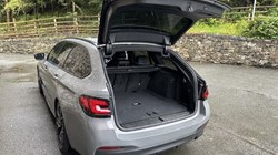 2022 (71) BMW 5 SERIES 520d xDrive MHT M Sport Touring 3538951