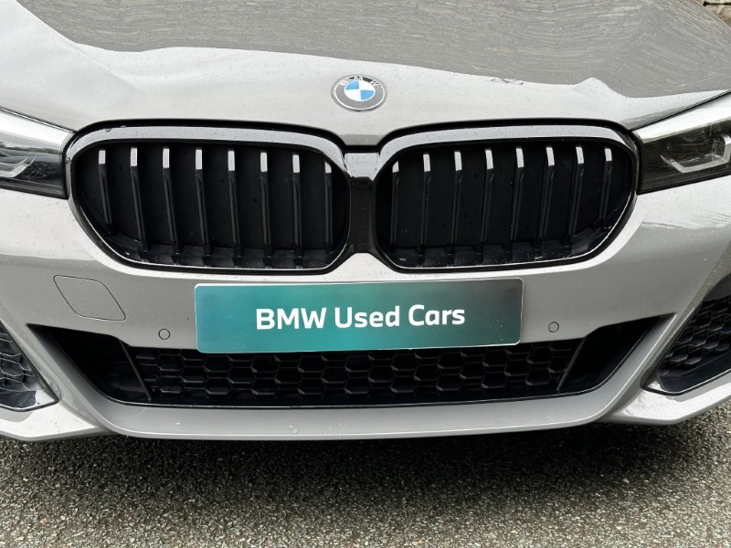 2022 (71) BMW 5 SERIES 520d xDrive MHT M Sport Touring  3538963
