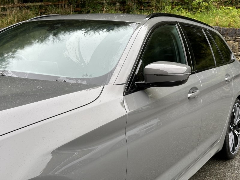 2022 (71) BMW 5 SERIES 520d xDrive MHT M Sport Touring  3538956