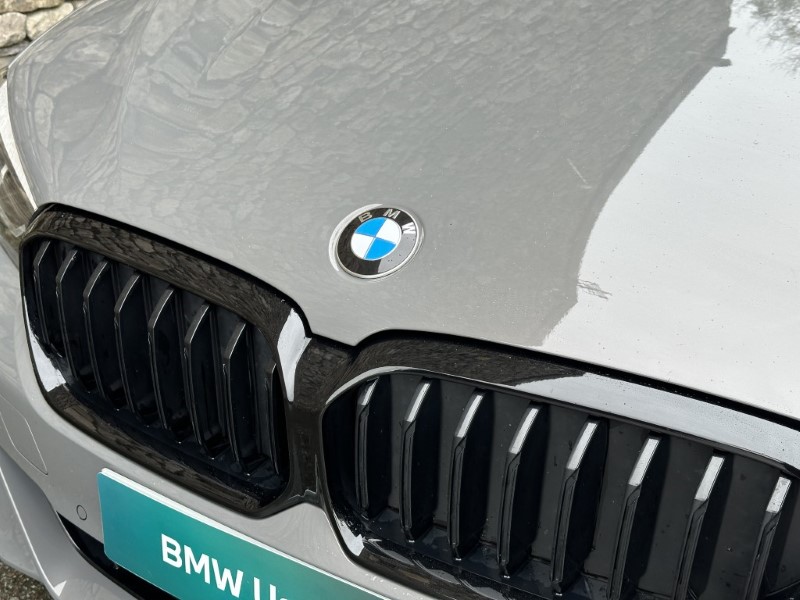 2022 (71) BMW 5 SERIES 520d xDrive MHT M Sport Touring  3538954