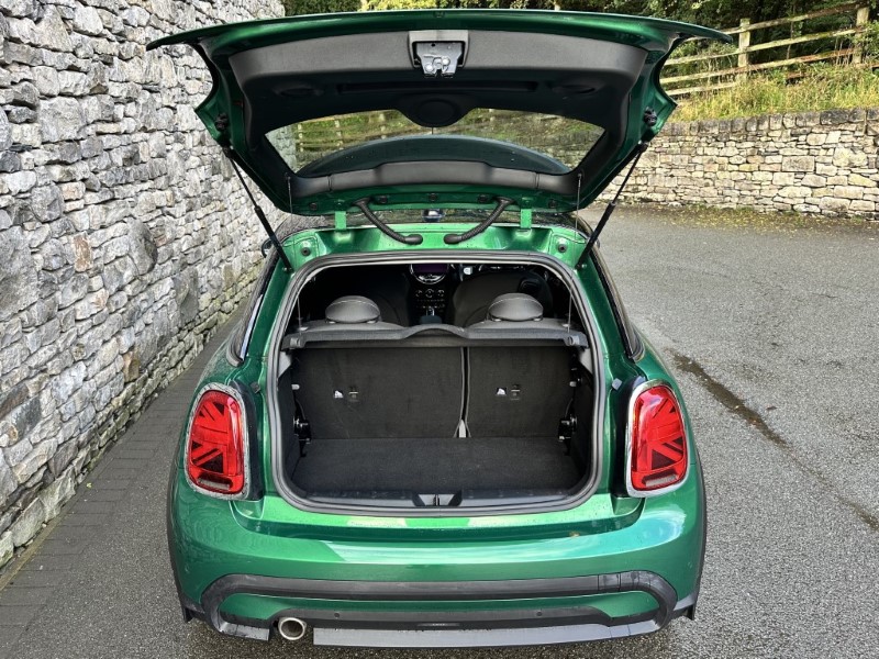 2022 (22) MINI HATCHBACK 1.5 Cooper Classic 3dr Auto 3546388
