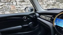 2022 (22) MINI HATCHBACK 1.5 Cooper Classic 3dr Auto 3544563