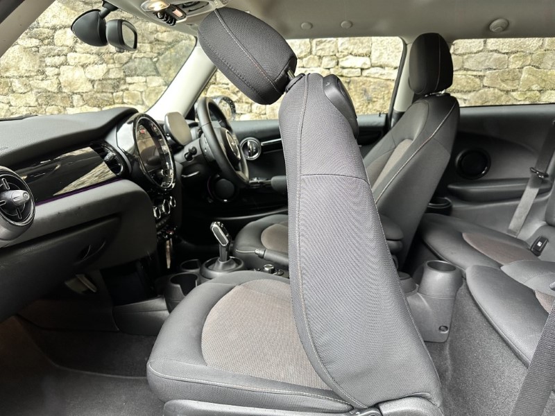 2022 (22) MINI HATCHBACK 1.5 Cooper Classic 3dr Auto 3544586