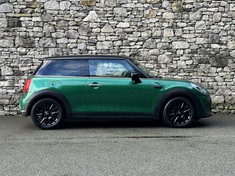 2022 (22) MINI HATCHBACK 1.5 Cooper Classic 3dr Auto 3546383