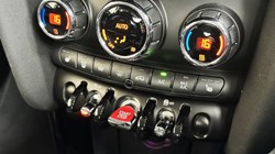 2022 (22) MINI HATCHBACK 1.5 Cooper Classic 3dr Auto 3544565