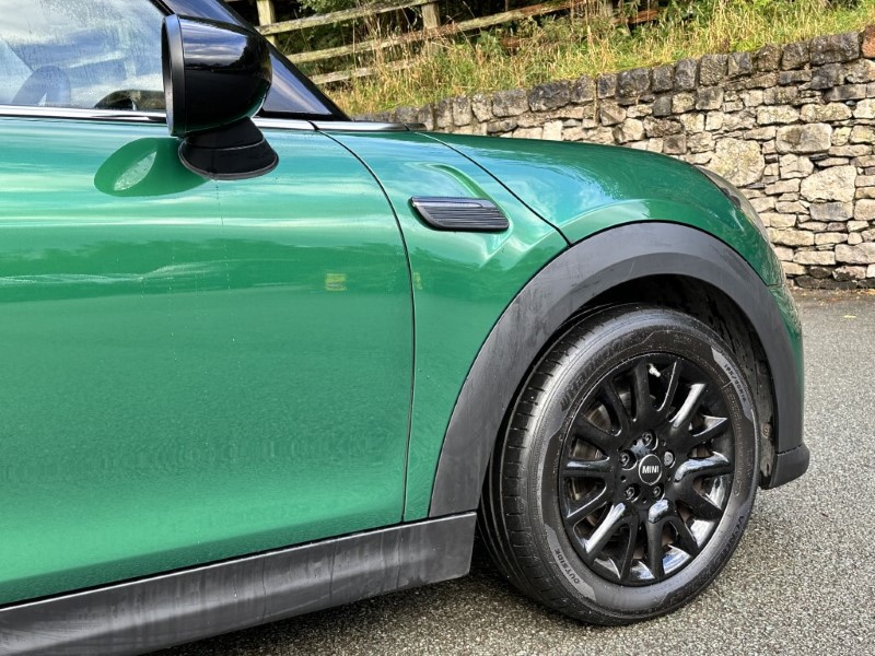 2022 (22) MINI HATCHBACK 1.5 Cooper Classic 3dr Auto 3546411