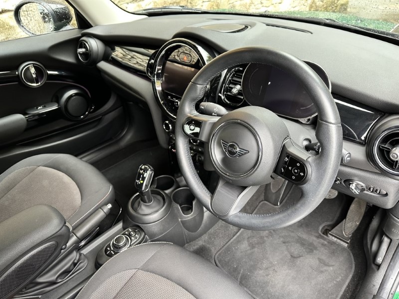 2022 (22) MINI HATCHBACK 1.5 Cooper Classic 3dr Auto 3544570