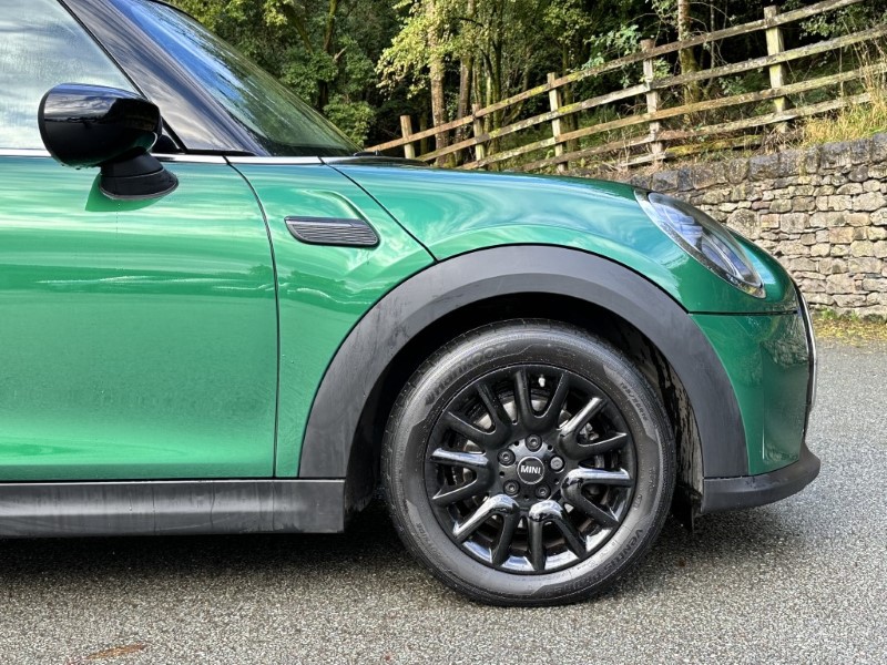 2022 (22) MINI HATCHBACK 1.5 Cooper Classic 3dr Auto 3546410