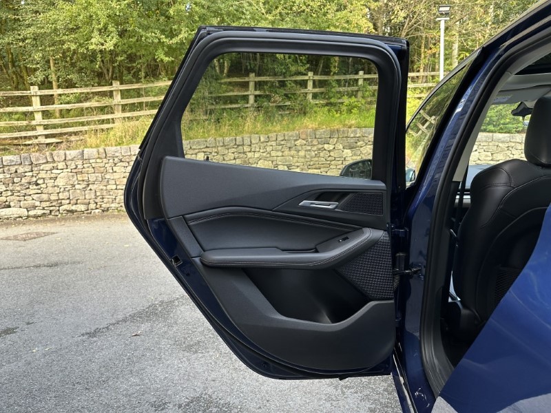 2022 (22) BMW 2 SERIES 220i MHT Luxury Active Tourer  3542505