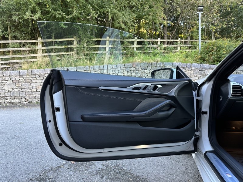 2021 (21) BMW 8 SERIES 840d xDrive MHT M Sport 2dr Auto 3543549