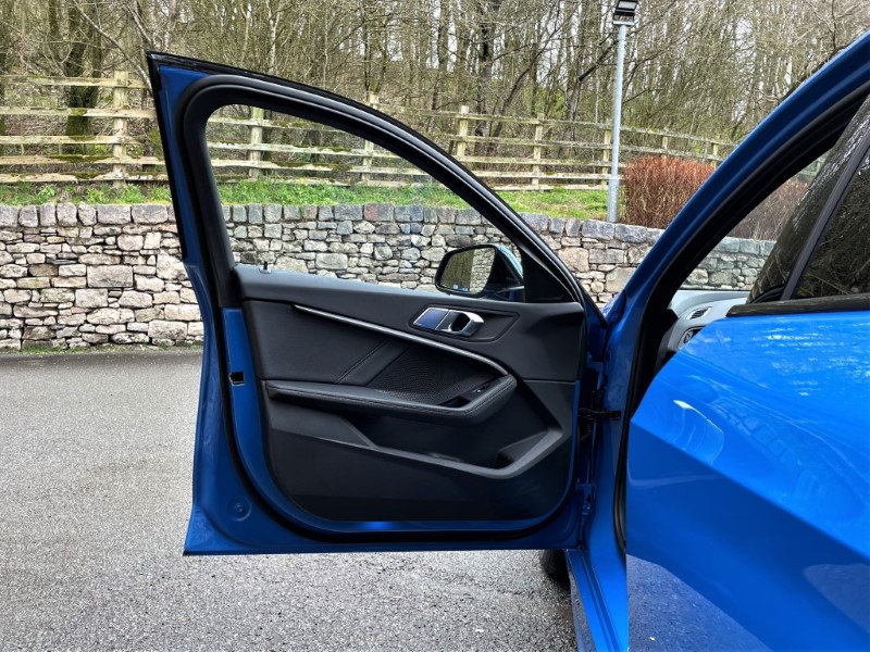 2021 (71) BMW 1 SERIES 118d M Sport 5dr 3627886