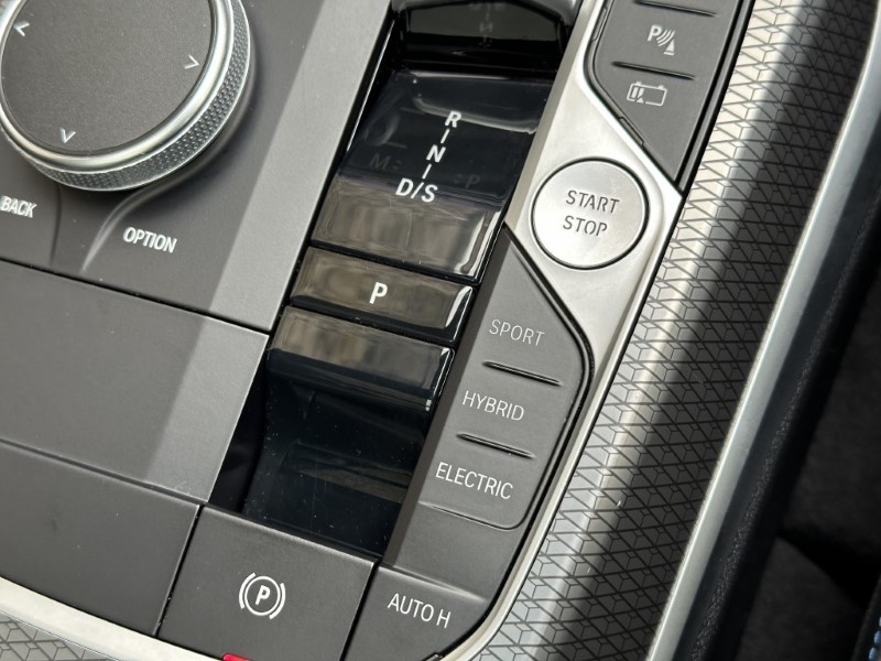 2022 (72) BMW 3 SERIES 330e xDrive M Sport 5dr Touring  3631073