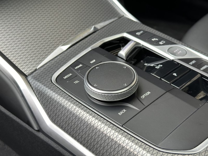 2022 (72) BMW 3 SERIES 330e xDrive M Sport 5dr Touring  3631094