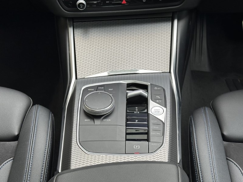 2022 (72) BMW 3 SERIES 330e xDrive M Sport 5dr Touring  3631068