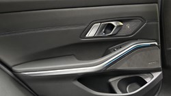 2022 (72) BMW 3 SERIES 330e xDrive M Sport 5dr Touring 3631067