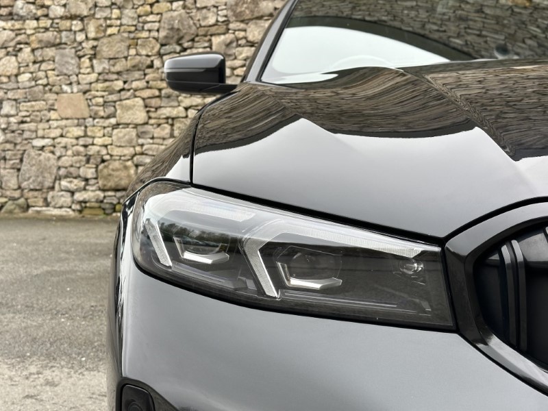 2022 (72) BMW 3 SERIES 330e xDrive M Sport 5dr Touring  3631119