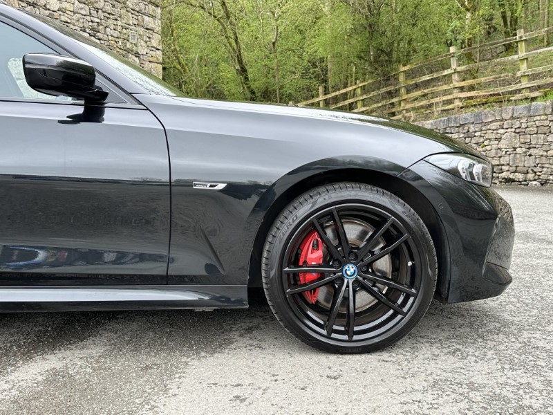 2022 (72) BMW 3 SERIES 330e xDrive M Sport 5dr Touring  3631129