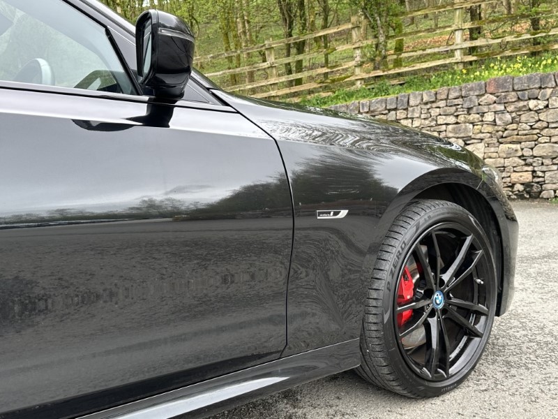 2022 (72) BMW 3 SERIES 330e xDrive M Sport 5dr Touring  3631130