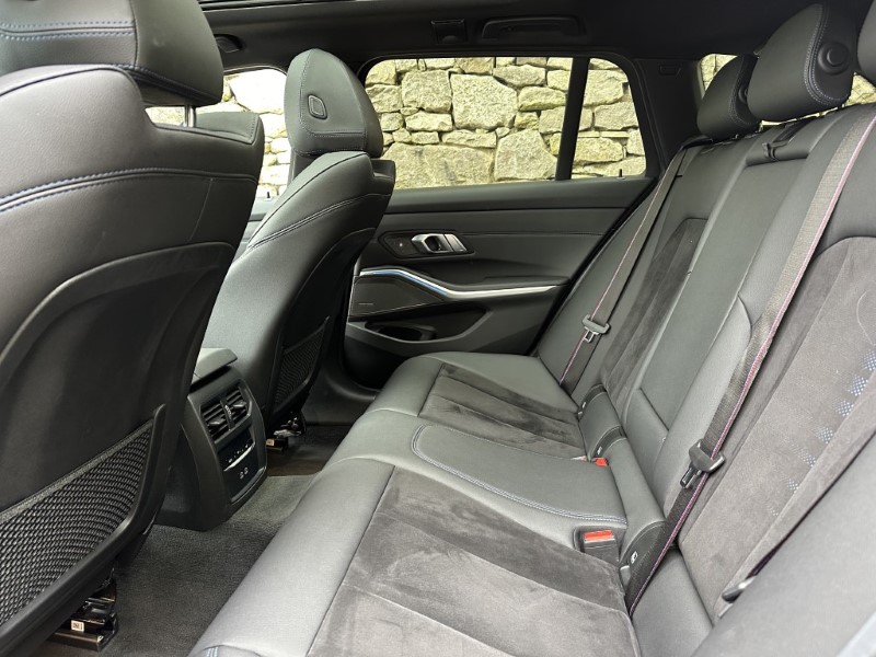 2022 (72) BMW 3 SERIES 330e xDrive M Sport 5dr Touring  3631096