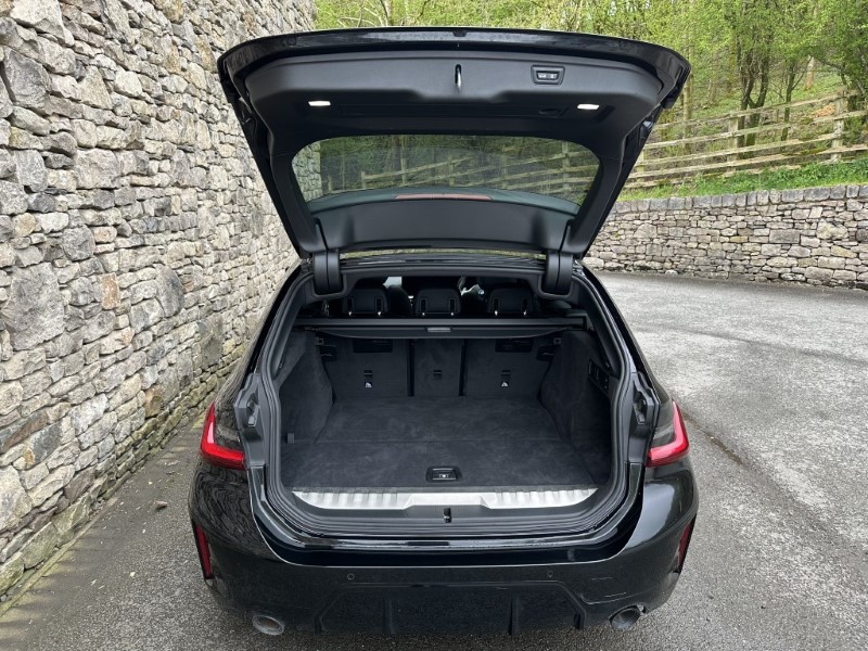 2022 (72) BMW 3 SERIES 330e xDrive M Sport 5dr Touring  3631051