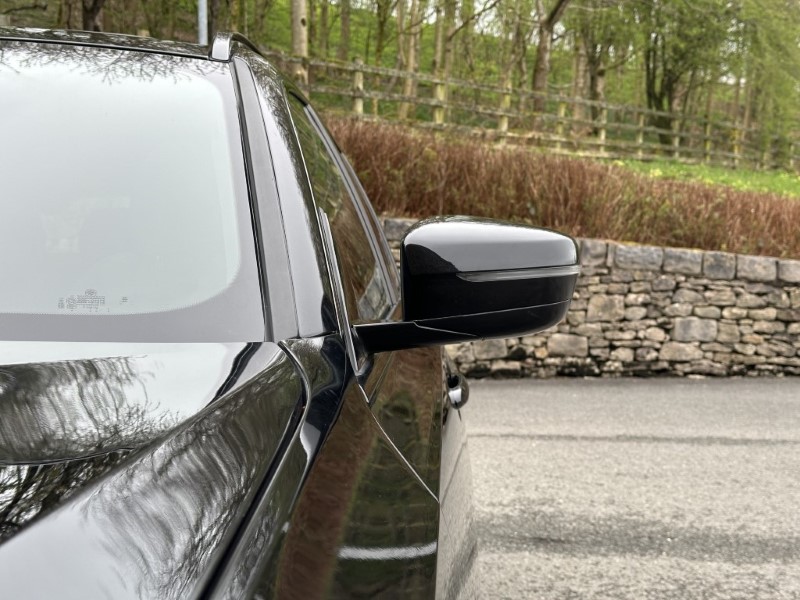 2022 (72) BMW 3 SERIES 330e xDrive M Sport 5dr Touring  3631103