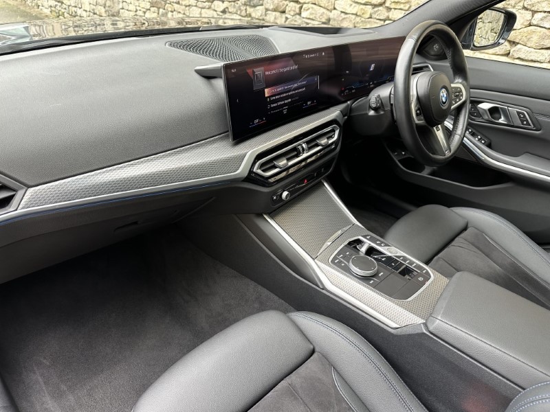 2022 (72) BMW 3 SERIES 330e xDrive M Sport 5dr Touring  3631088